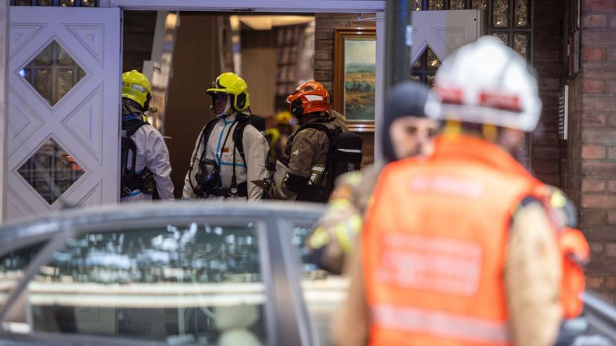 En imágenes | Un incendio en la calle Bretón deja un fallecido y cuatro intoxicados por humo