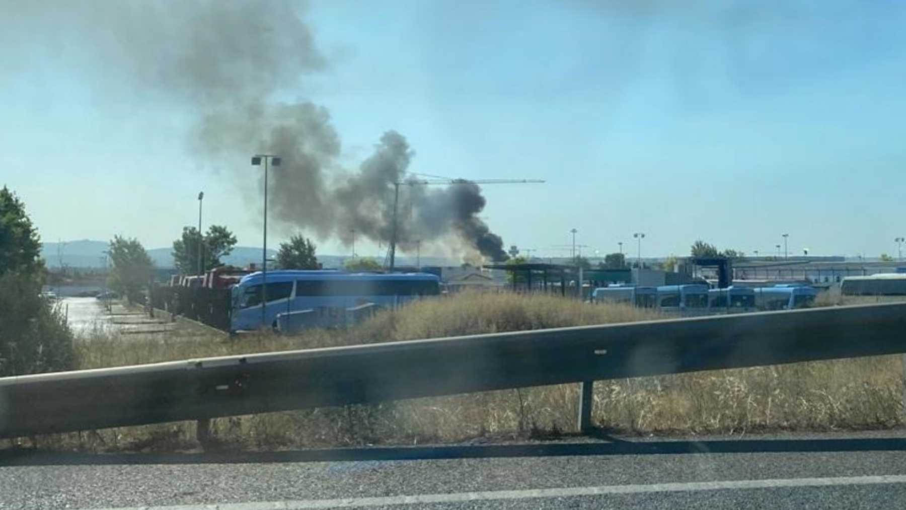 Extinguido el incendio en un vertedero ilegal del poblado narco de Son Banya en Palma