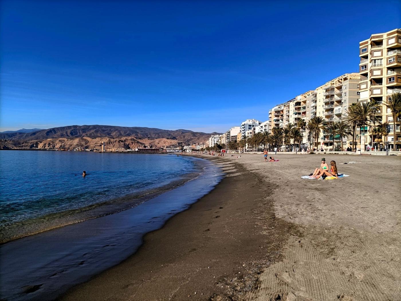 Playa de Almería en la zona de El Palmeral - EUROPA PRESS
