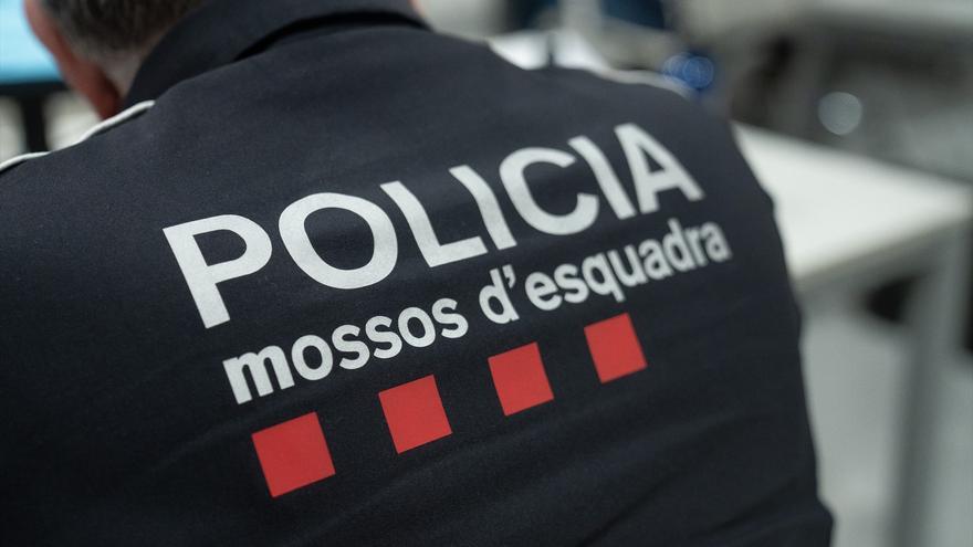 Los Mossos desalojan a cerca de 200 personas de una 'rave' en Barcelona y detienen a una
