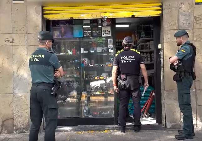 Desarticulada presunta red vinculada con el crimen organizado en redadas a grow shops de Barcelona
