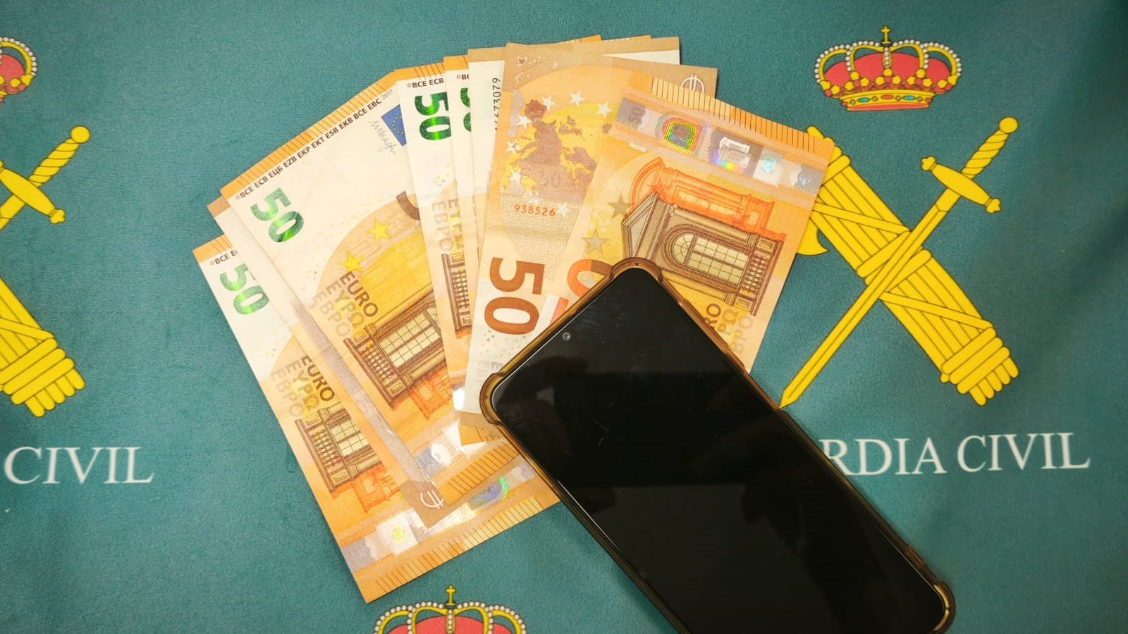 Detenido en Madrid un joven por pagar un móvil con billetes falsos de 50 euros