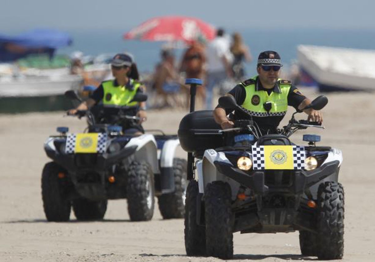 Detenido un exhibicionista por acosar a dos menores en la playa de la Malvarrosa
