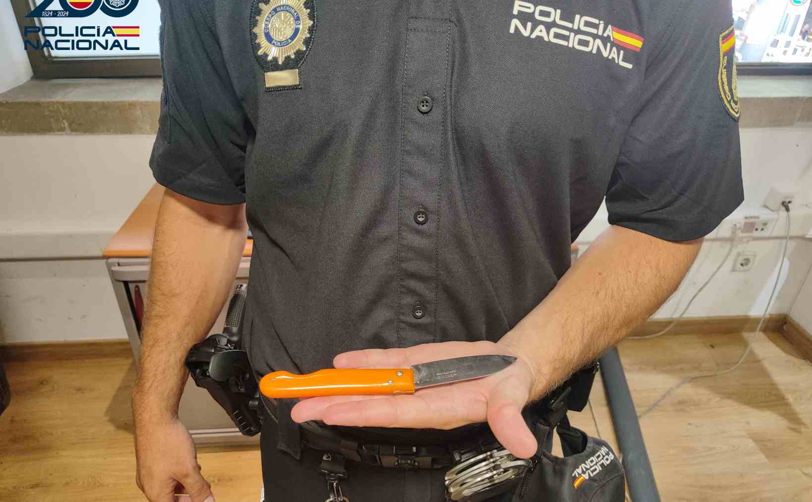 Detenido por amenazar con una navaja a un hombre que le recriminó que grabara a menores en una playa