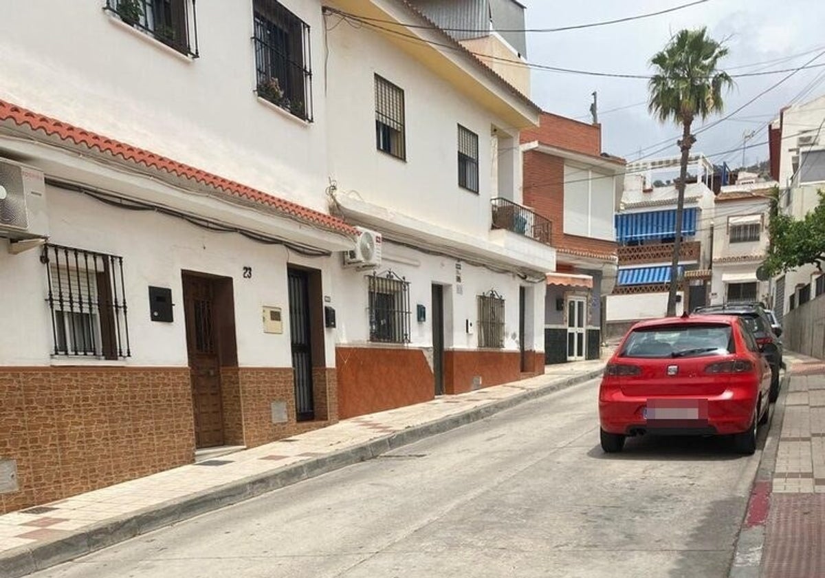 Acuchilla a un hombre en la mano con un machete en una casa de Puerto de la Torre