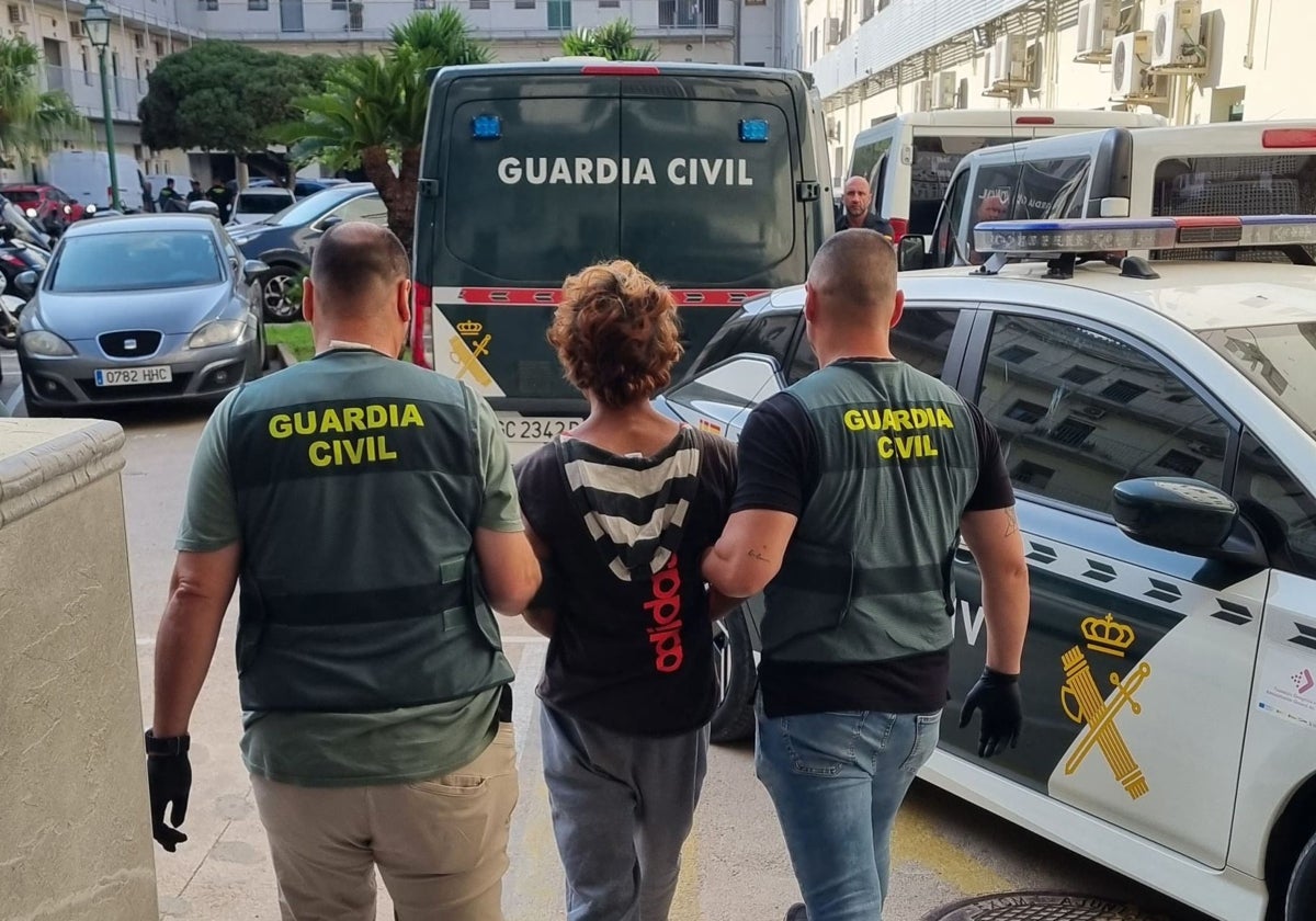 Arrestados en Valencia por un incendio en un complejo residencial de Ibiza
