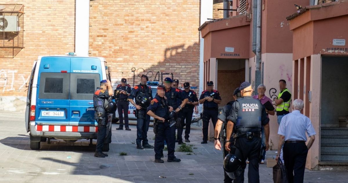 Detenidos por okupar pisos y realquilarlos en la Mariola
