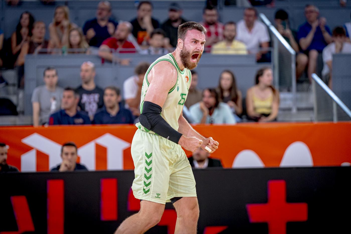 El Real Betis Baloncesto regresa a la ACB con una victoria épica ante Flexicar Fuenlabrada en la final de ascenso