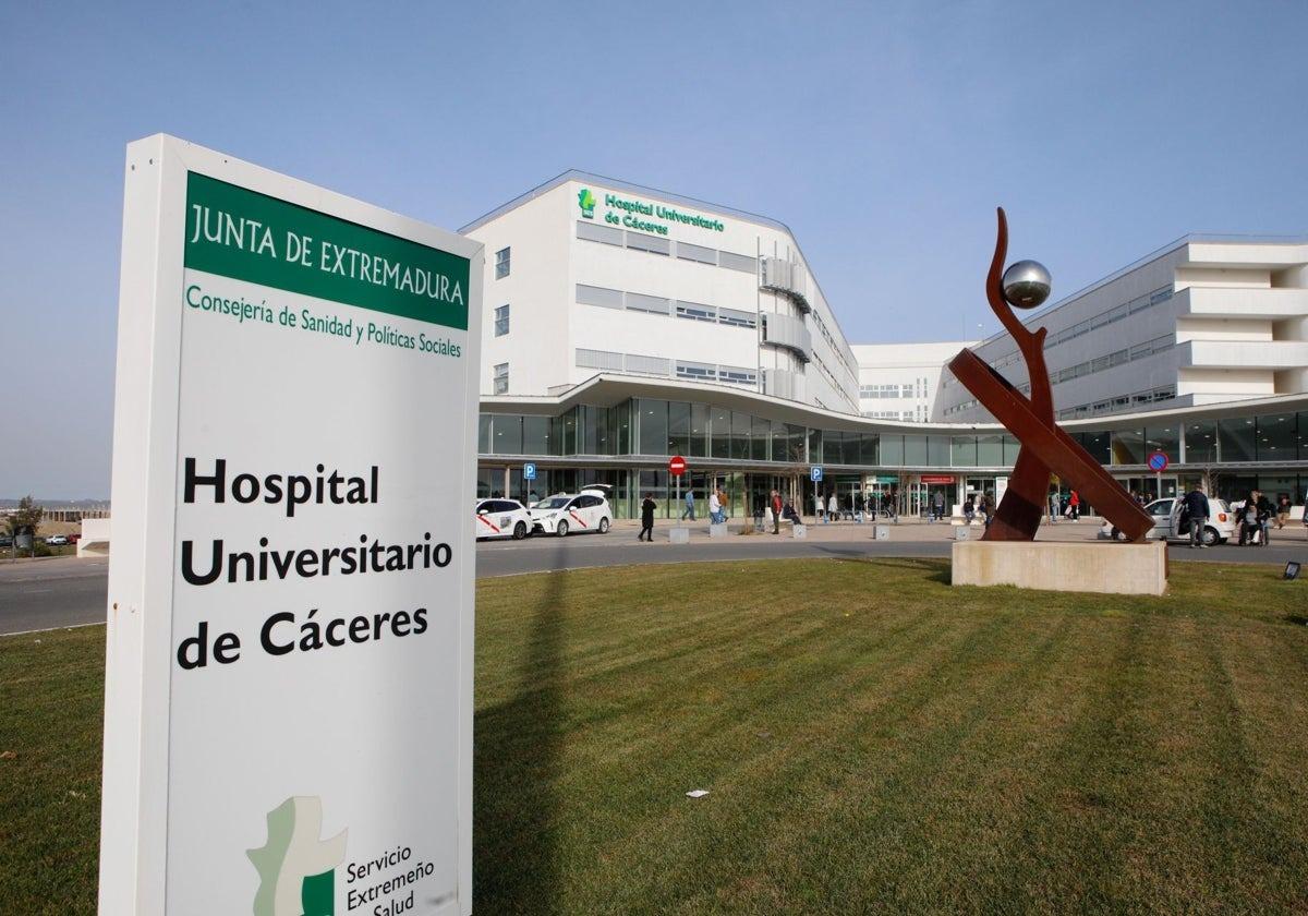 Herido crítico un hombre de 34 años tras quedar atrapado en una salida de vía en Casatejada
