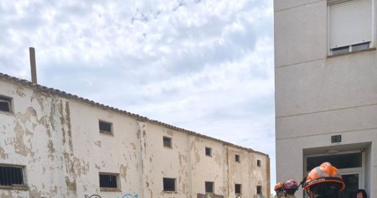 Los Bomberos sofocan incendios de vegetación en Balàfia y La Bordeta