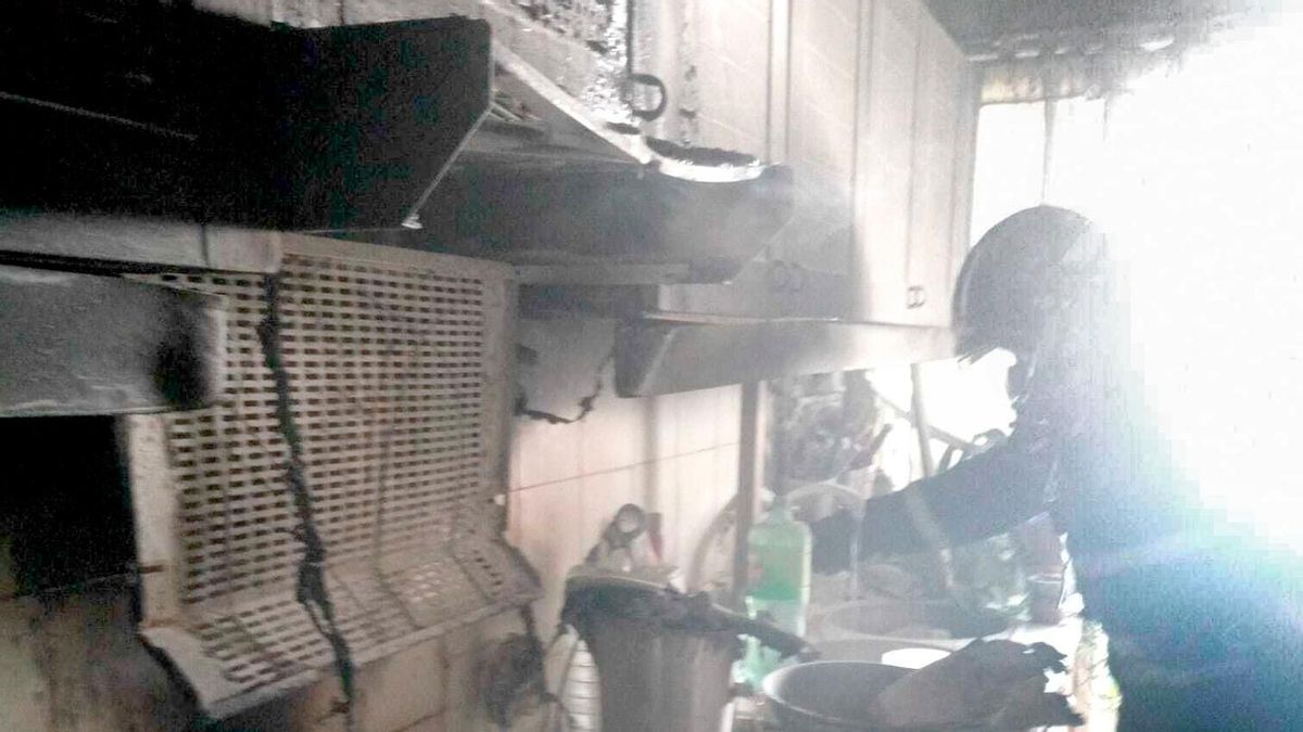 Incendio en una cocina de una vivienda en La Laguna moviliza a los bomberos y a varias autoridades locales