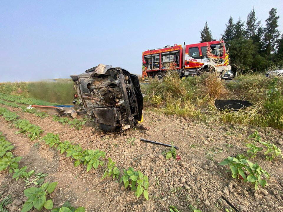 Aparatoso accidente: Un herido tras una salida de vía en la A-472