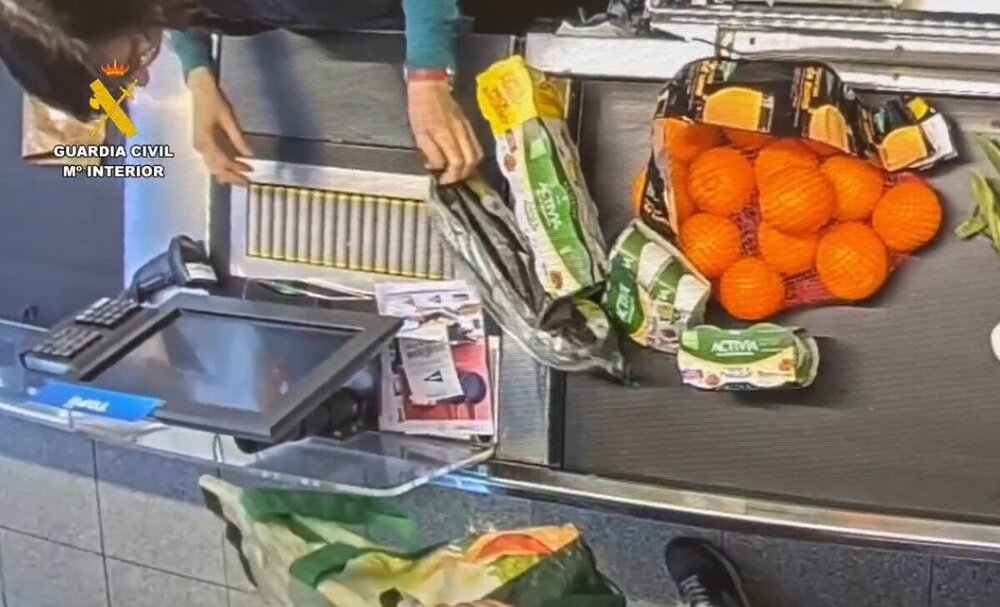 Dos investigados por hurtar alimentos en un comercio de Arroyo