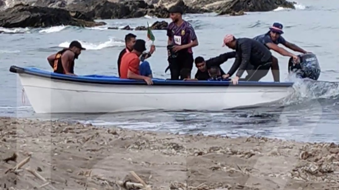 Interceptan a nueve inmigrantes irregulares en la costa de Mazarrón
