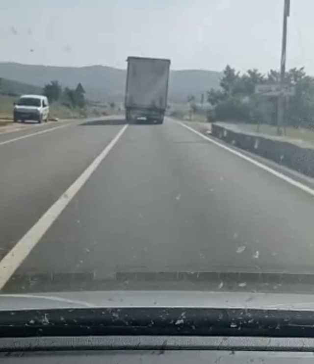 Interceptado camión, por conducción temeraria en la N-122, en Matalebreras