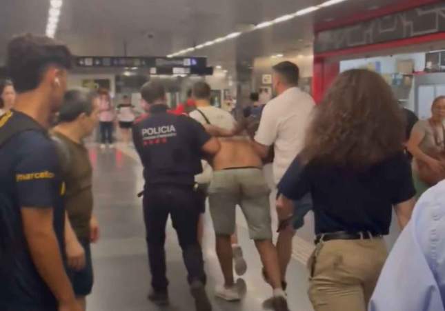 Ladrón escapa por las vías del metro de Barcelona tras robar un reloj de alta gama