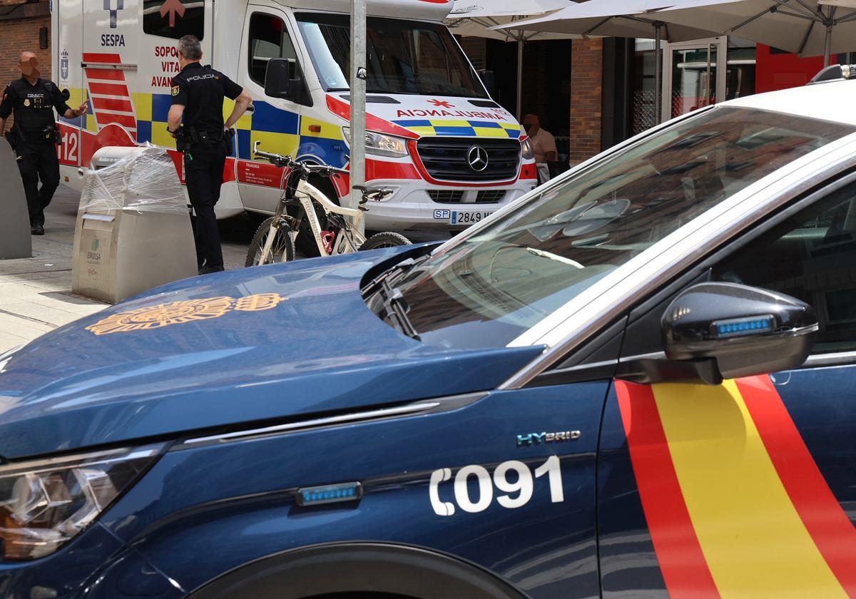 Herido un niño al caer desde un segundo piso en Gijón