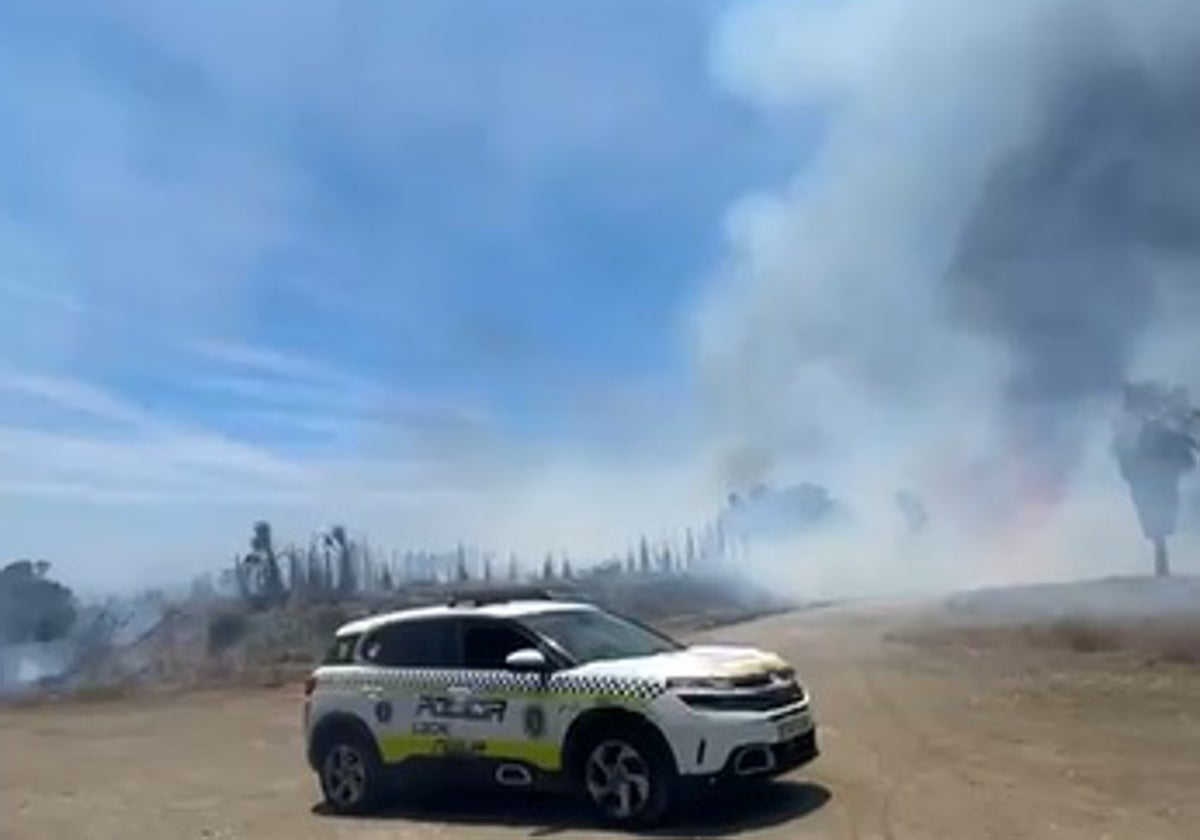 Nuevo incendio forestal en la provincia de Nerja: desplegados medios aéreos y terrestres para combatir las llamas.