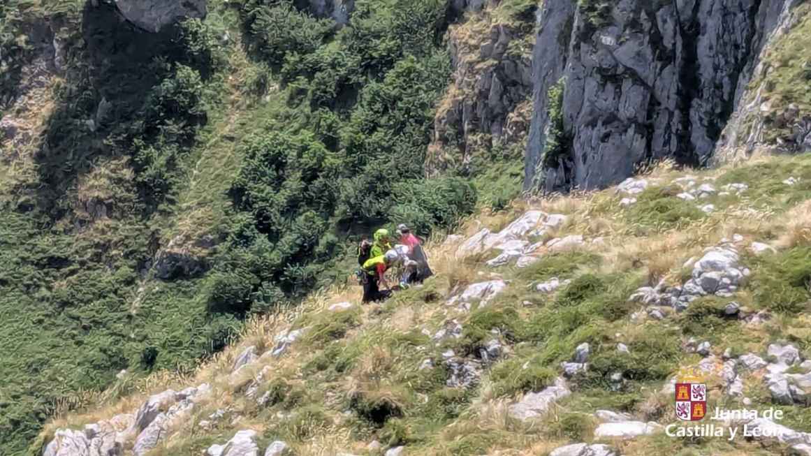 Rescate en Picos de Europa: auxilian a cinco personas por golpes de calor