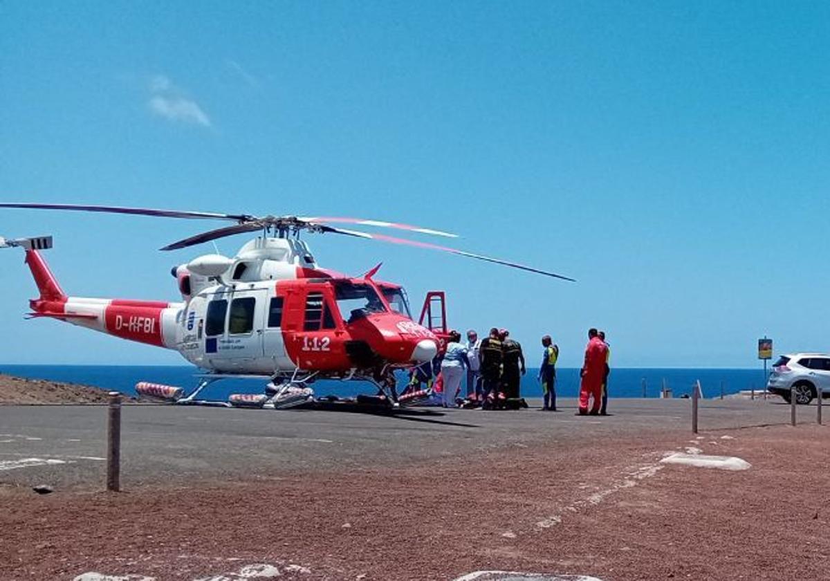 Fallece una mujer tras caer al mar desde unas rocas en Sardina del Norte