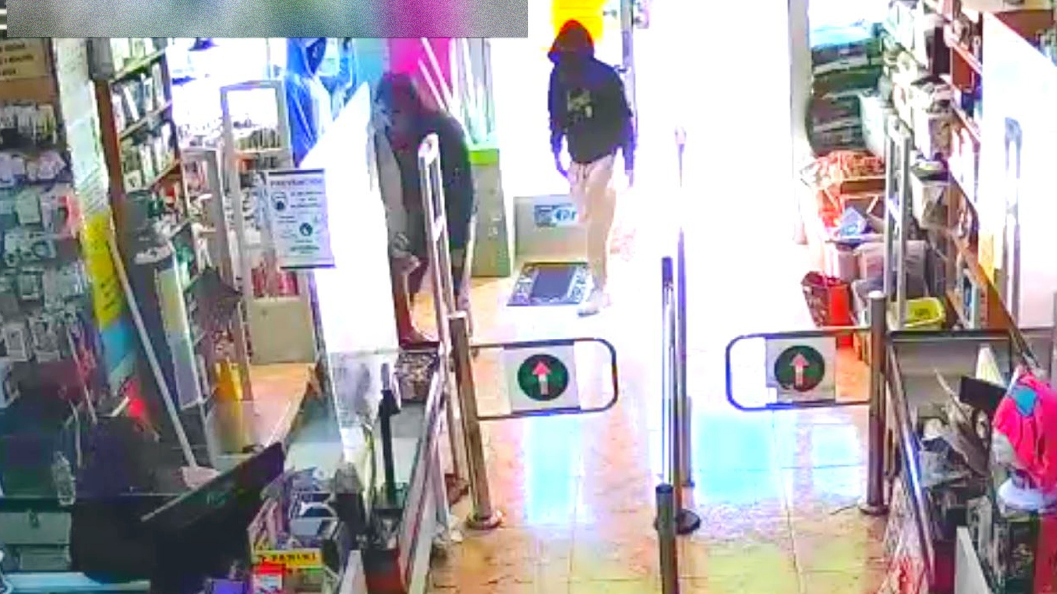 Detenidos tres menores por el atraco a una tienda multiprecio de Águilas