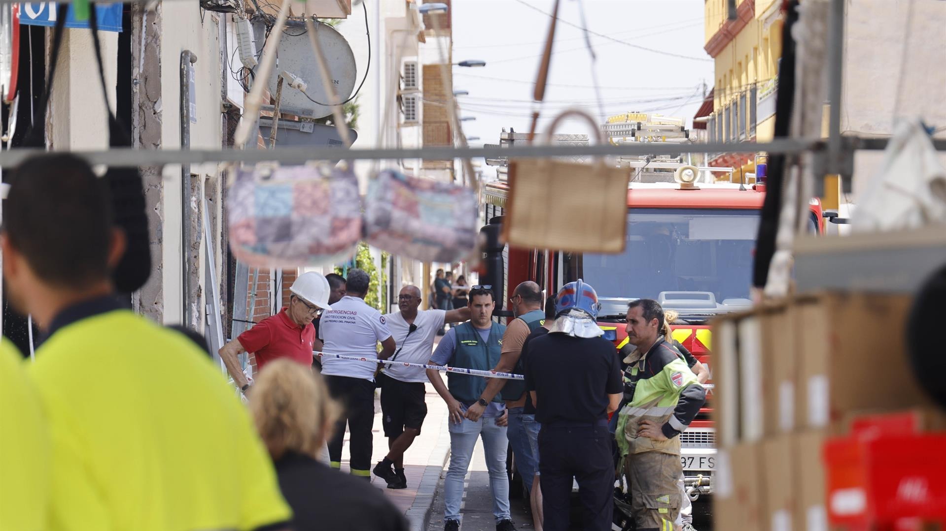 Un equipo de la Guardia Civil procedente de Valencia se desplaza para investigar lo ocurrido en la explosión en Lo Pagán