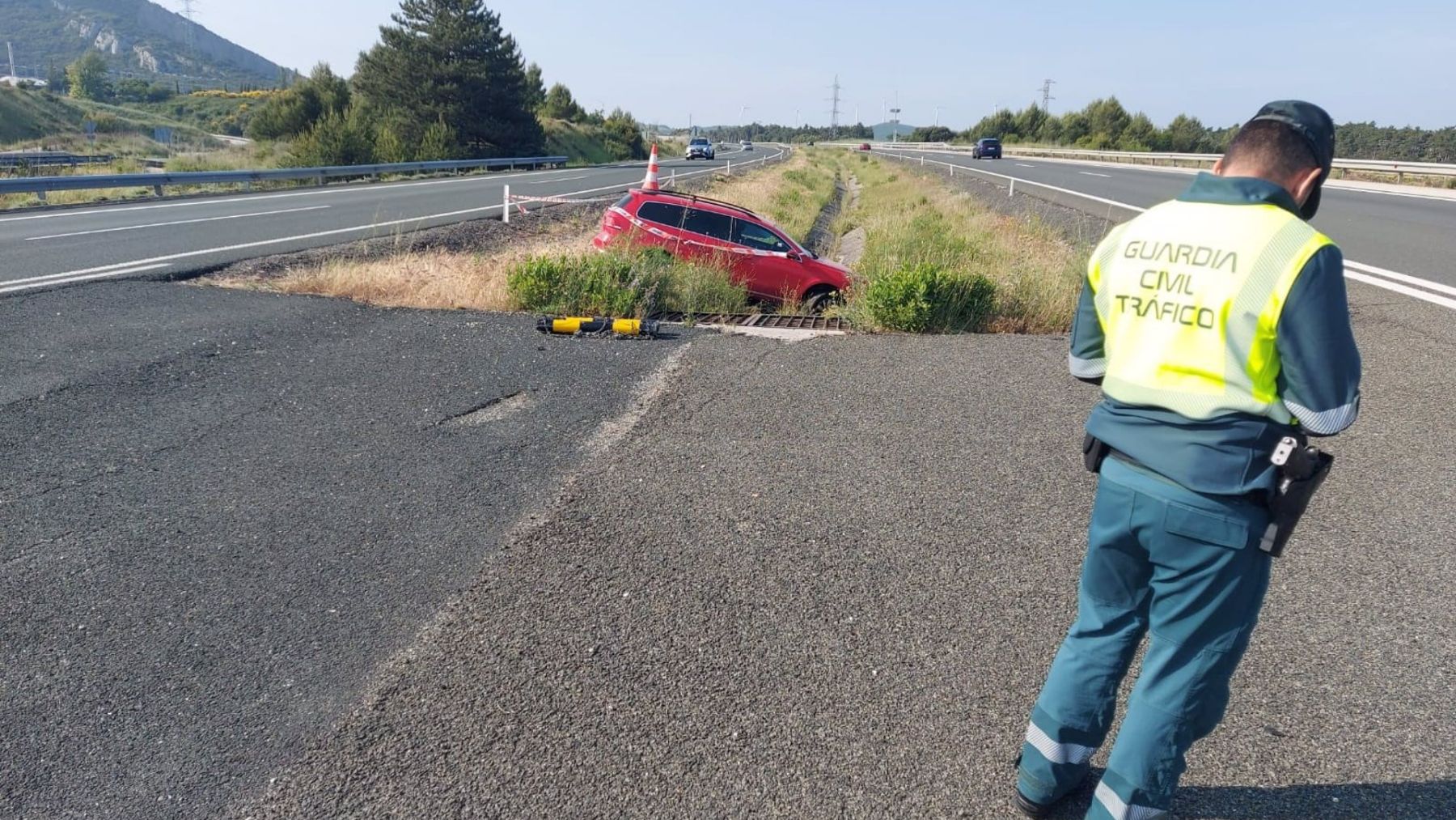 Una conductora atendida tras sufrir salida de vía en la AP-15 en Tiebas-Muruarte de Reta