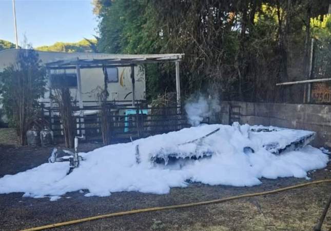 incendio caravana gava extinguido incendio caravana gava extinguido