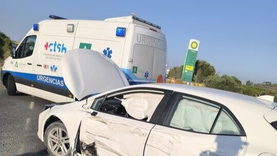 Un motorista resulta herido tras un accidente con un coche en La Redondela