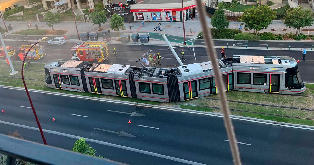 Imagen del choque del tranvía - CADENA SER-RADIO SEVILLA