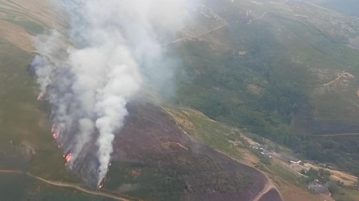 Controlado el incendio forestal en Silván, en la Cabrera, tras despliegue de medios aéreos y terrestres