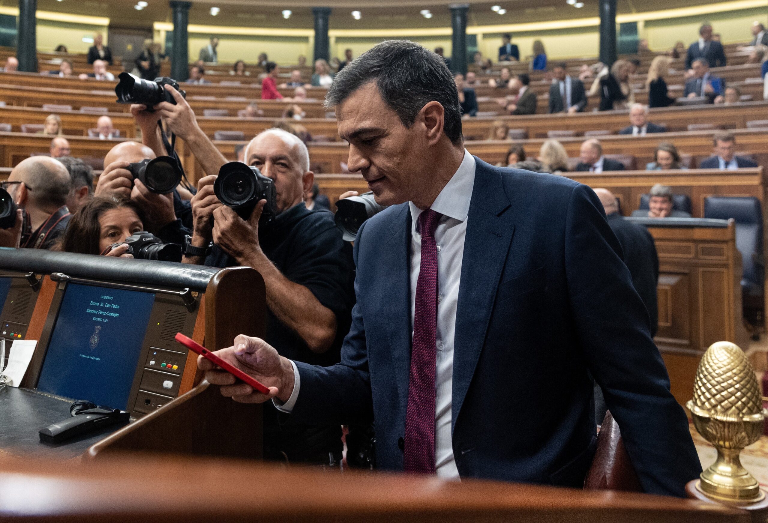 Detenidos dos hombres por filtrar datos de Pedro Sánchez y ministros del Gobierno en Gran Canaria
