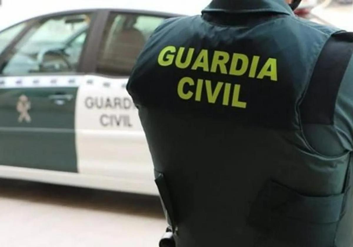 Detenidos dos jóvenes por atracar encapuchados un salón de juegos de Guía en Gran Canaria