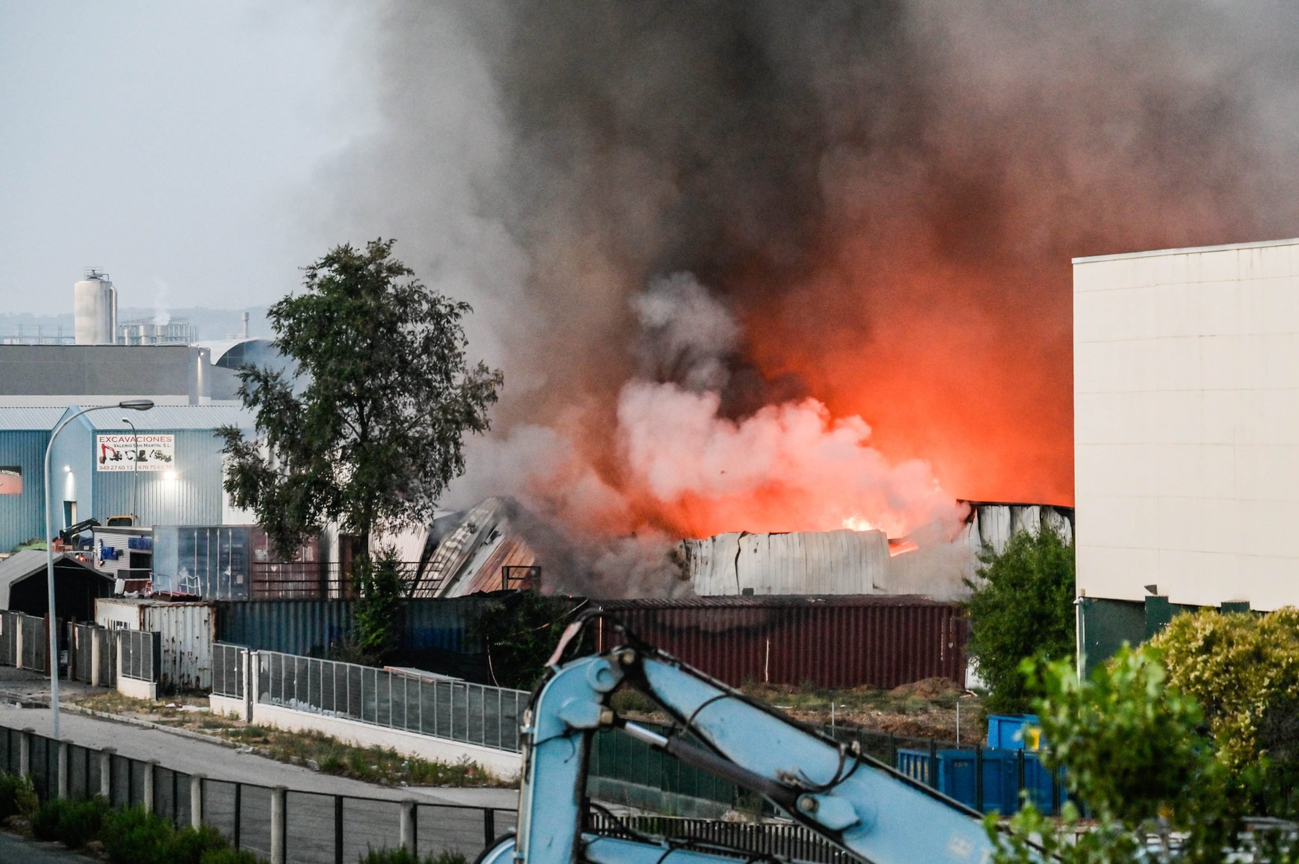 Dados de alta los dos bomberos atendidos por el incendio de Azuqueca