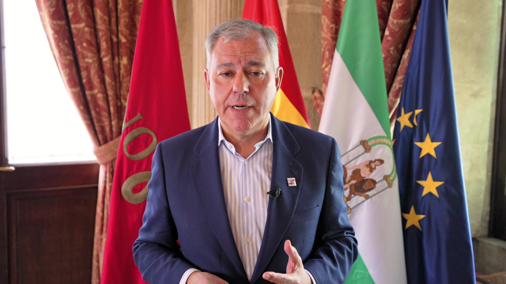 Sanz llama al Centenario el "puente de las sospechas" y pide explicaciones al PSOE