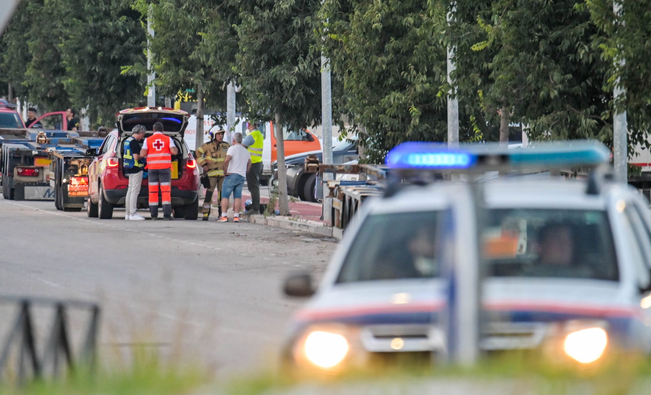 Hasta el miércoles, por lo menos, seguirá activo el incendio de Azuqueca
