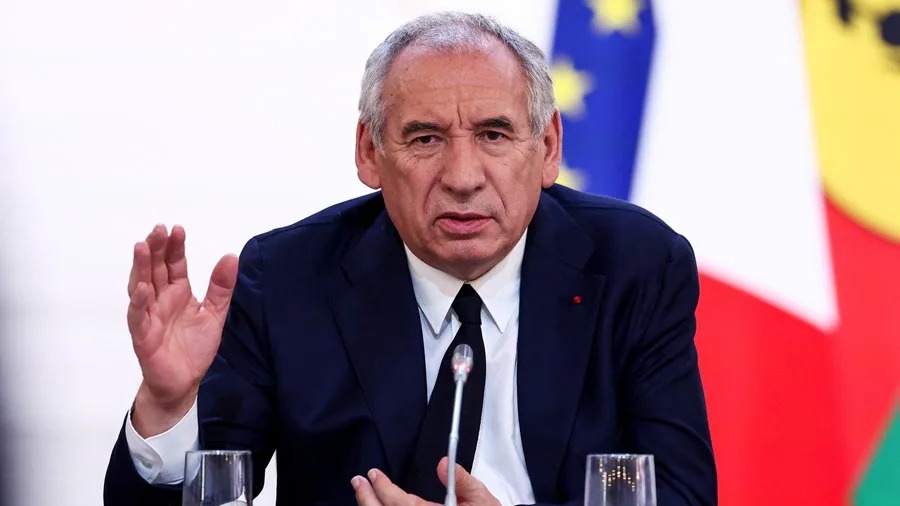 Francia anuncia un ajuste presupuestario de casi 44.000 millones de euros para evitar la bancarrota