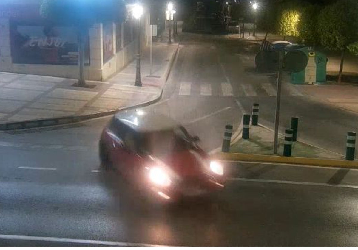 A gran velocidad y marcha atrás en las rotondas: la Policía Local identifica a un conductor temerario en Alhaurín de la Torre