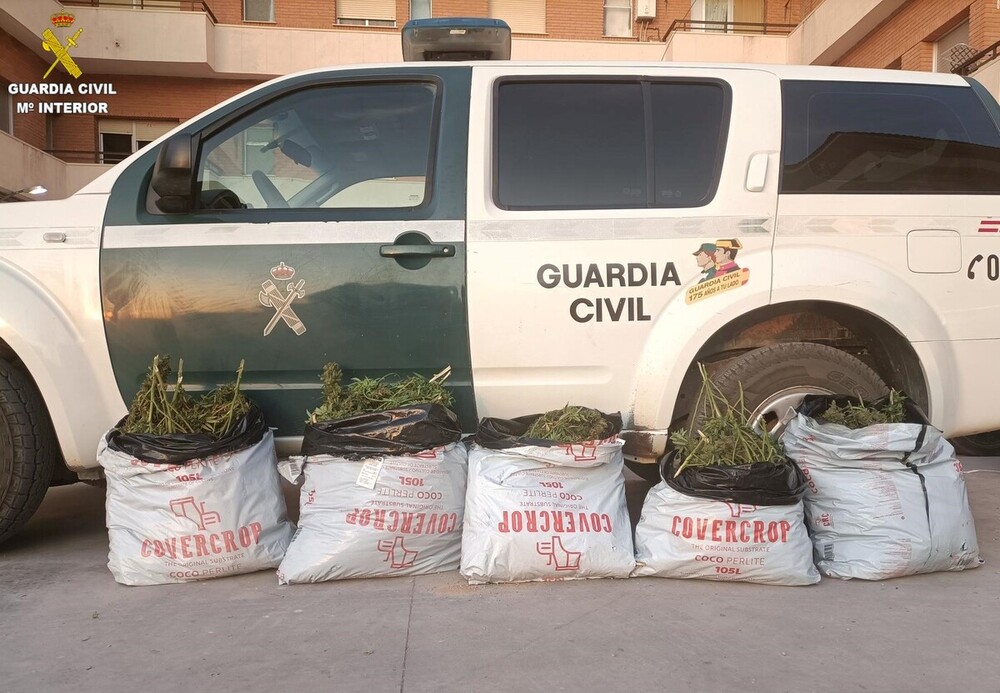 La Guardia Civil de Cuenca detiene a tres personas por tráfico de drogas, robo y conducción temeraria