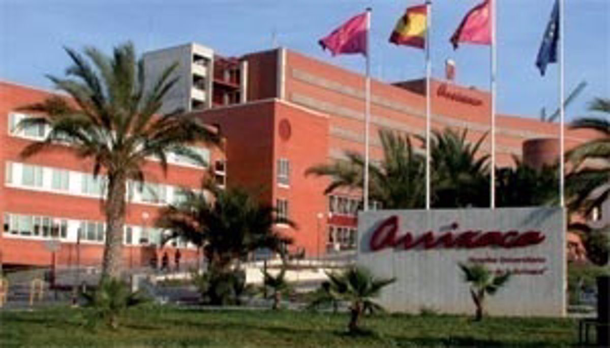 Herido muy grave un trabajador traer caer desde ocho metros de altura en Alguazas