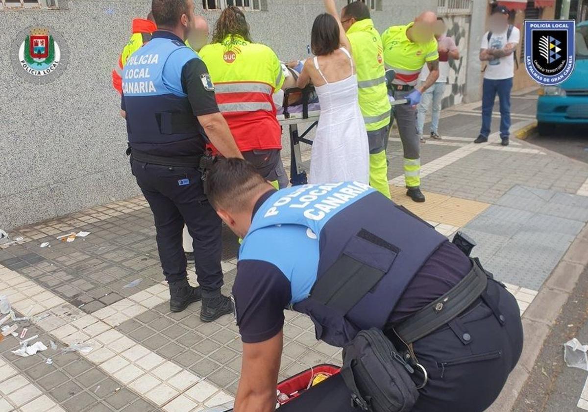Una persona sufre una parada cardíaca en la calle Tomas Morales de Las Palmas de Gran Canaria