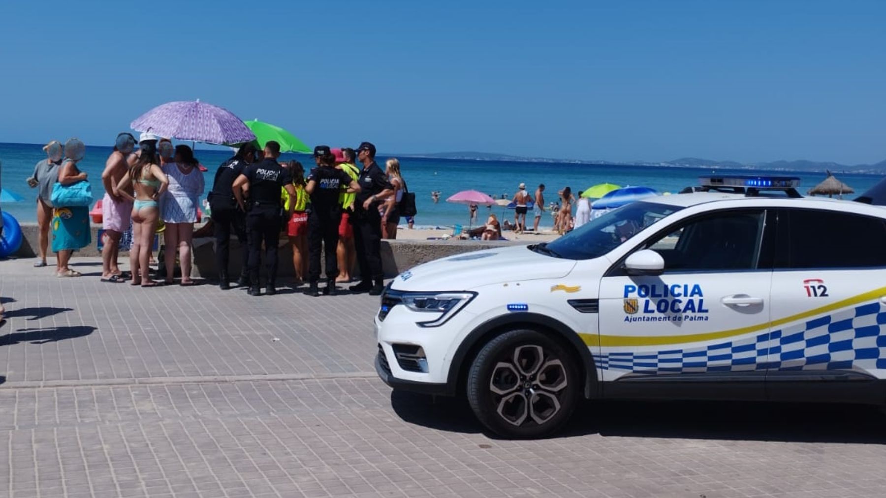Desalojan la Playa de Palma tras la mordedura de una especie marina a una turista de 80 años