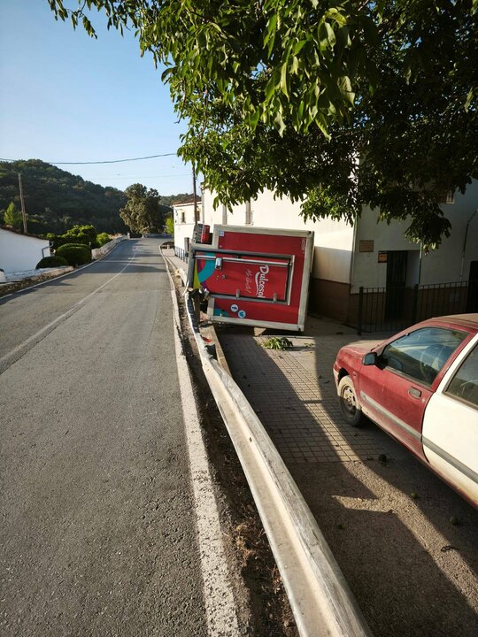 Así quedó el camión. Fuente: Sab Bomberos Huelva Provincia