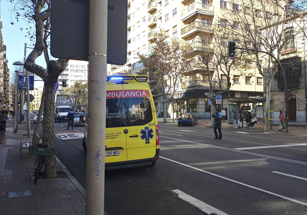 Un varón y una mujer heridos en un choque en pleno centro de Salamanca