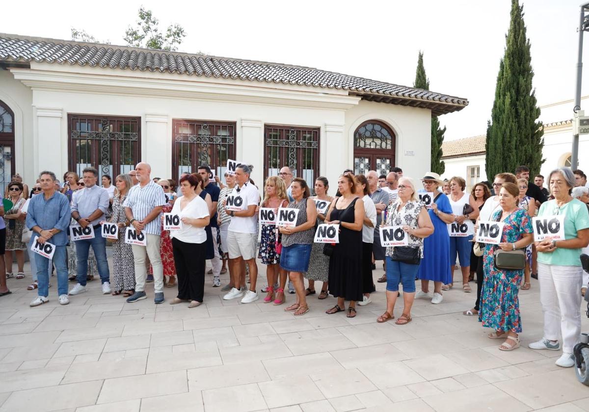 La concentración en el barrio de Capuchinos por el crimen de Angel, en imágenes