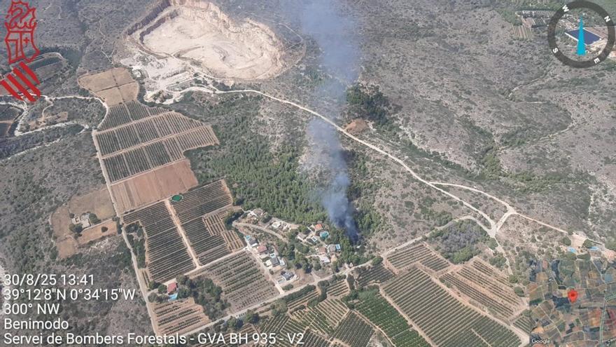 Controlado el incendio forestal en Benimodo por efectivos del Consorcio Provincial de Bomberos de Valencia