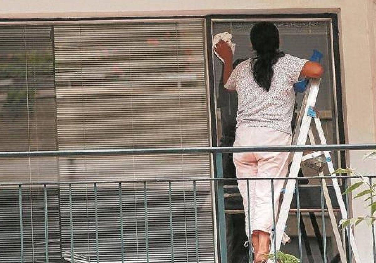 Detenida una empleada del hogar por robar 16.000 euros de la vivienda en la que trabajaba en Mijas