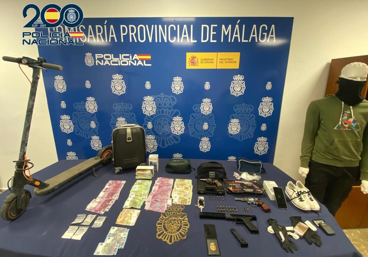 Detenido el presunto autor de un atraco en Málaga capital, portaba armas de fuego y dinero falsificado