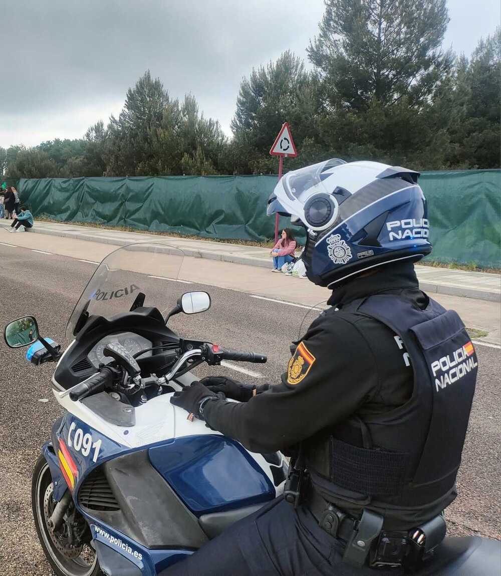 Amenazas de muerte e insultos racistas contra una camarera