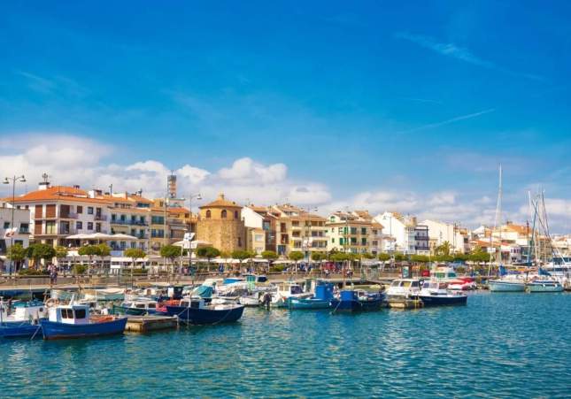Detenidos dos turistas franceses en Cambrils por estafa en hotel